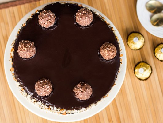 Ferrero Rocher Cake | Cake2homes