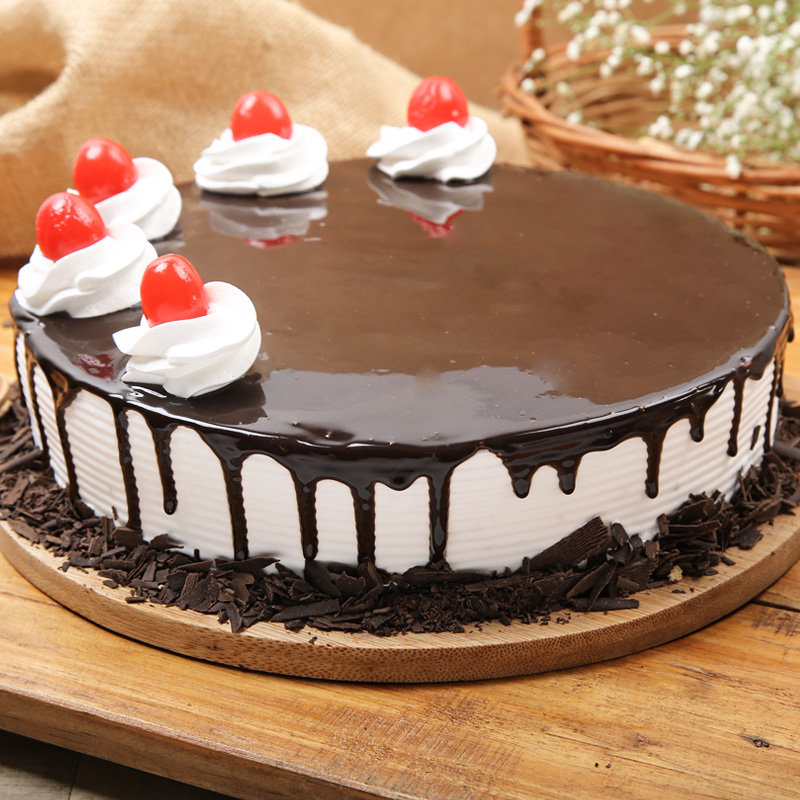 Black Forest Delight Enthralling Cake | Cake2homes