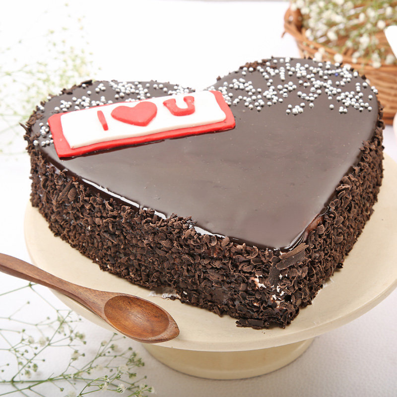 Black Forest Luxuriant Love Cake | Cake2homes