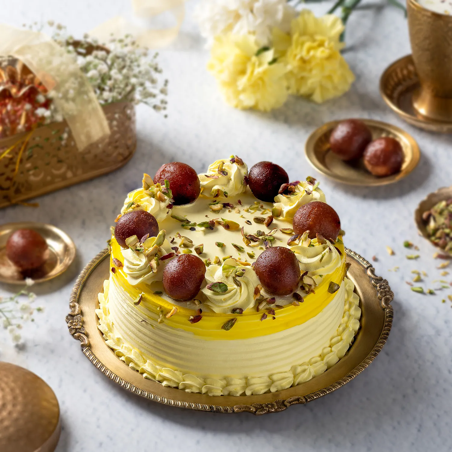 Vanilla Cake With Gulab Jamun | Cake2homes