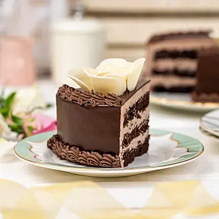 Flowery Chocolate Cream Cake | Cake2homes