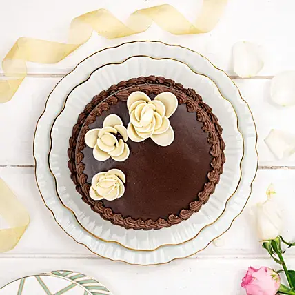 Flowery Chocolate Cream Cake | Cake2homes