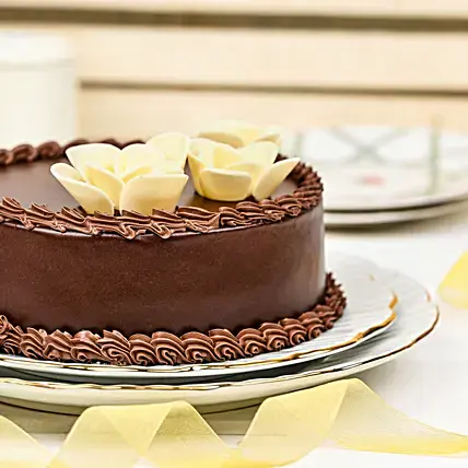 Flowery Chocolate Cream Cake | Cake2homes