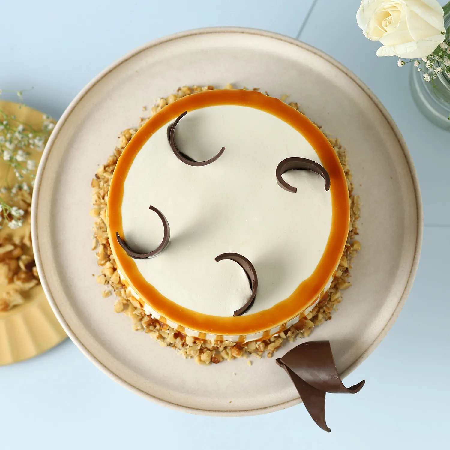 Heavenly Caramel Walnut Cake | Cake2homes