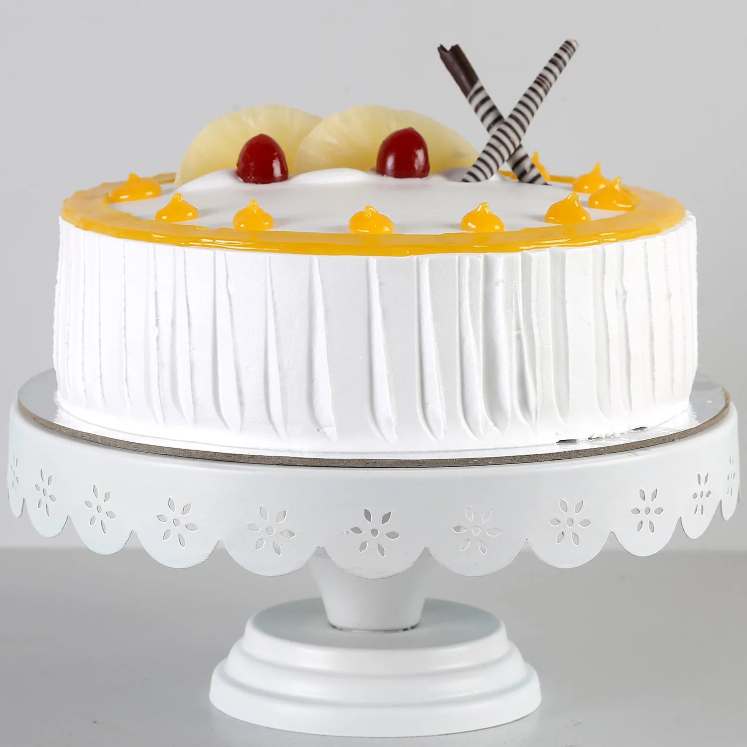 Delicious Pineapple Cake | Cake2homes