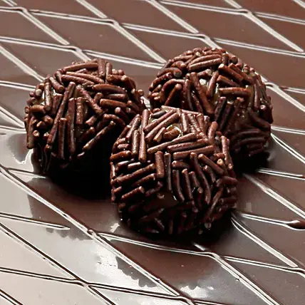 Heavenly Truffle Cream Cake | Cake2homes