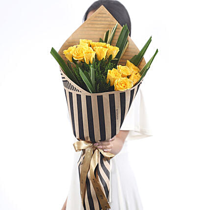 The Elegance Roses Bouquet | Cake2homes