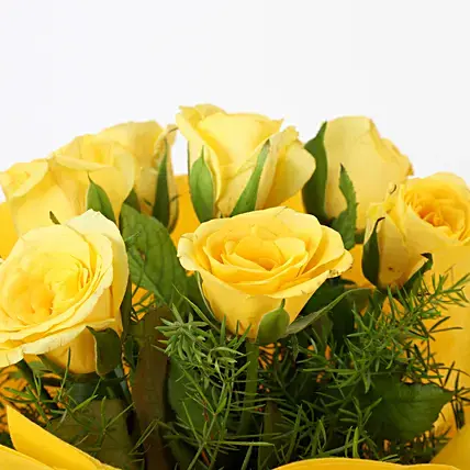 Enticing 8 Yellow Roses Bouquet | Cake2homes