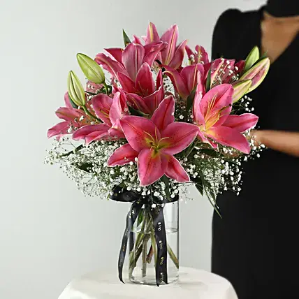 5 Pink Oriental Lilies in Glass Vase | Cake2homes