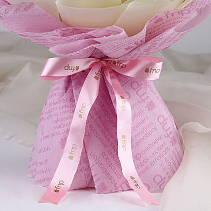 Adorable Aura Roses Bouquet | Cake2homes