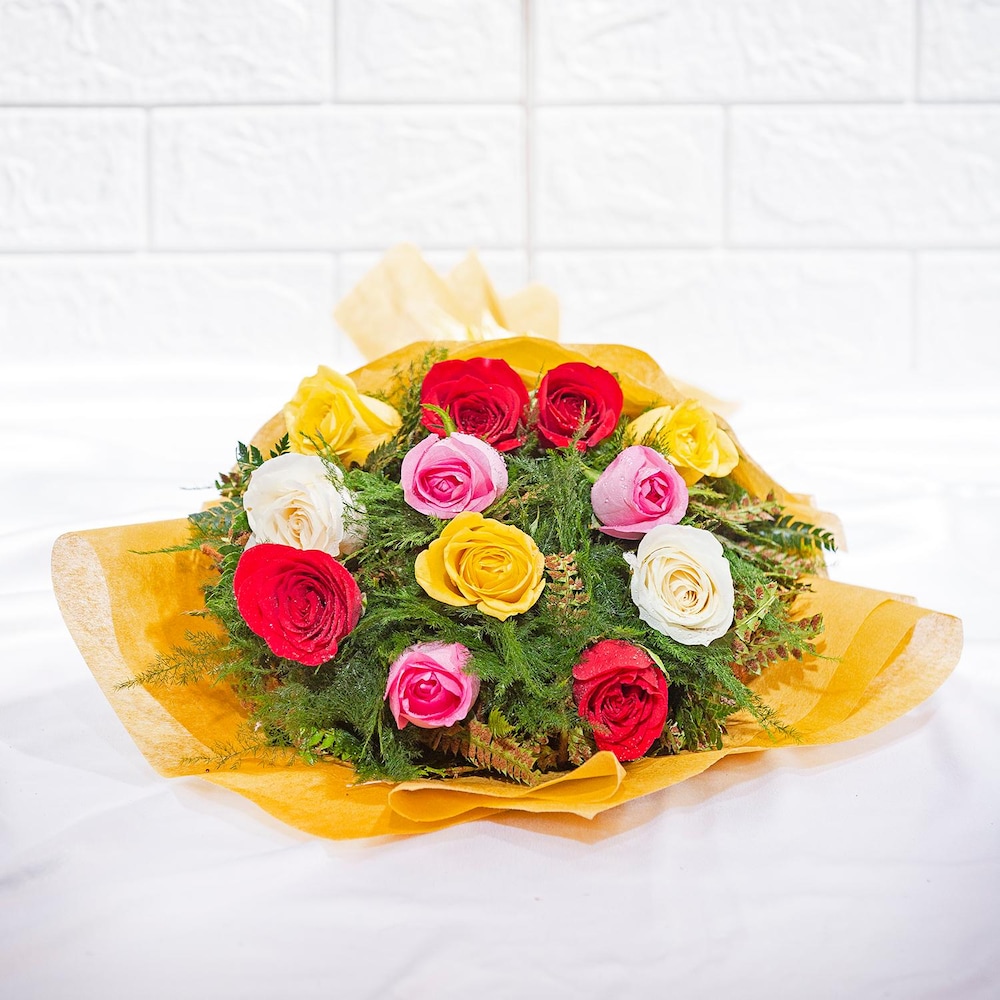 Amber Embraced Mix Roses Bouquet | Cake2homes