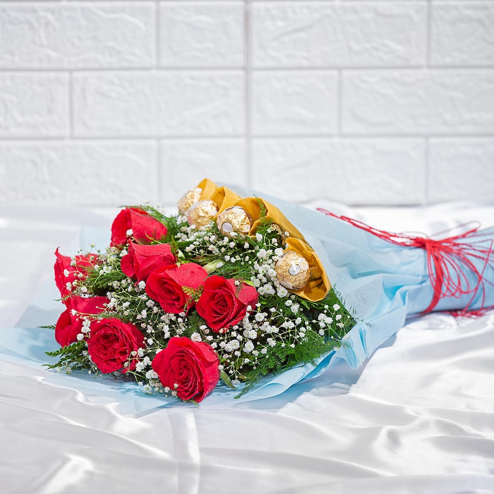 Astonishing Roses Bouquet | Cake2homes