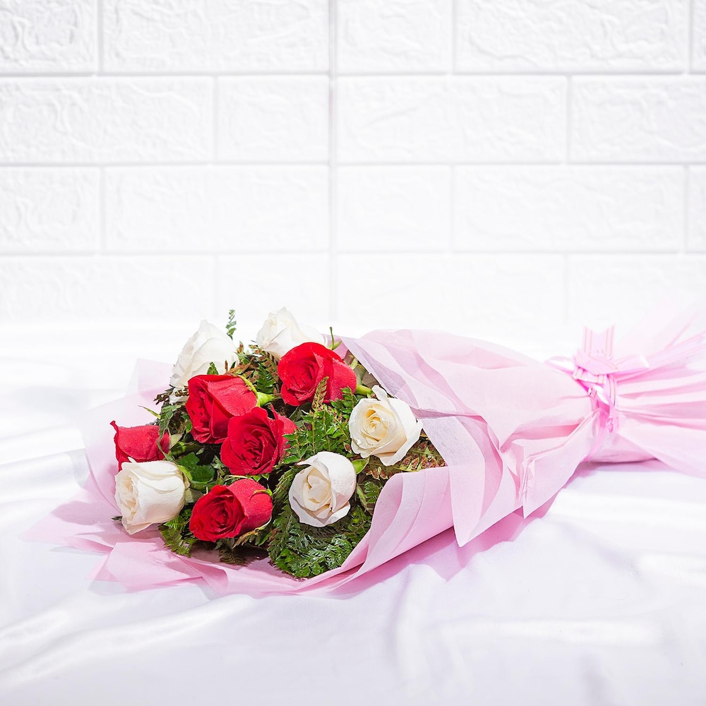 Classy Mix Roses Bouquet | Cake2homes