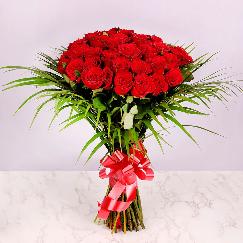 Impressive Red Charm Bouquet | Cake2homes