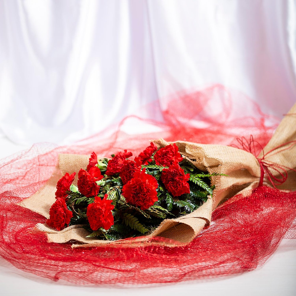 Celestial Carnations Jute Bouquet | Cake2homes