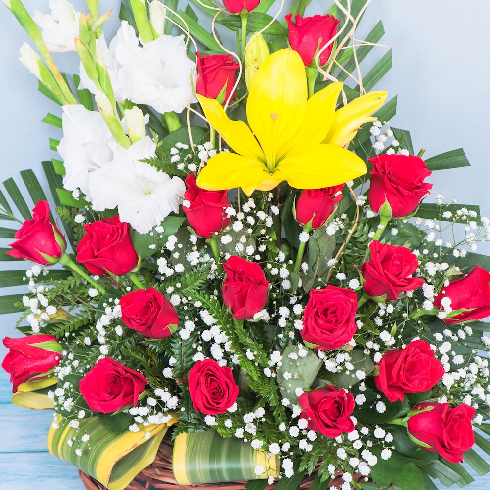 Youthful Mix Arrangement | Cake2homes