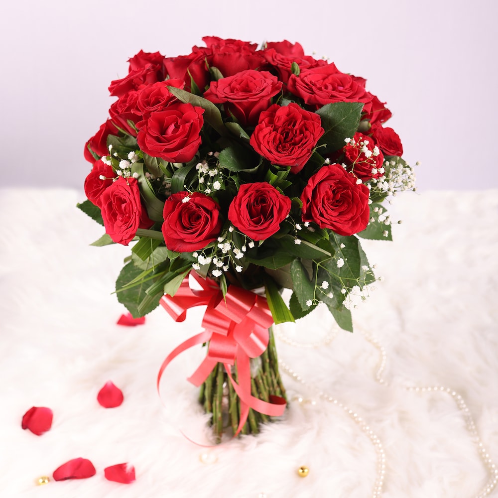 Scarlet Rose Bouquet | Cake2homes