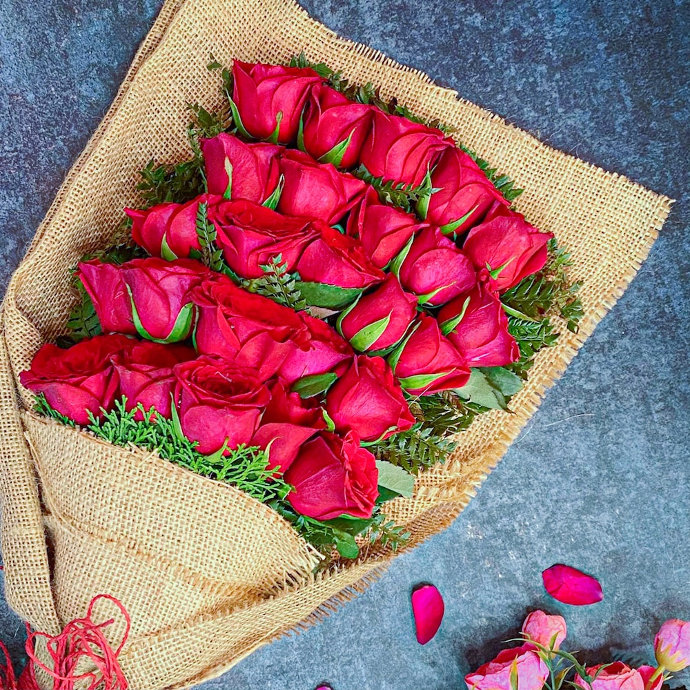 Amazing Jute Bouquet | Cake2homes