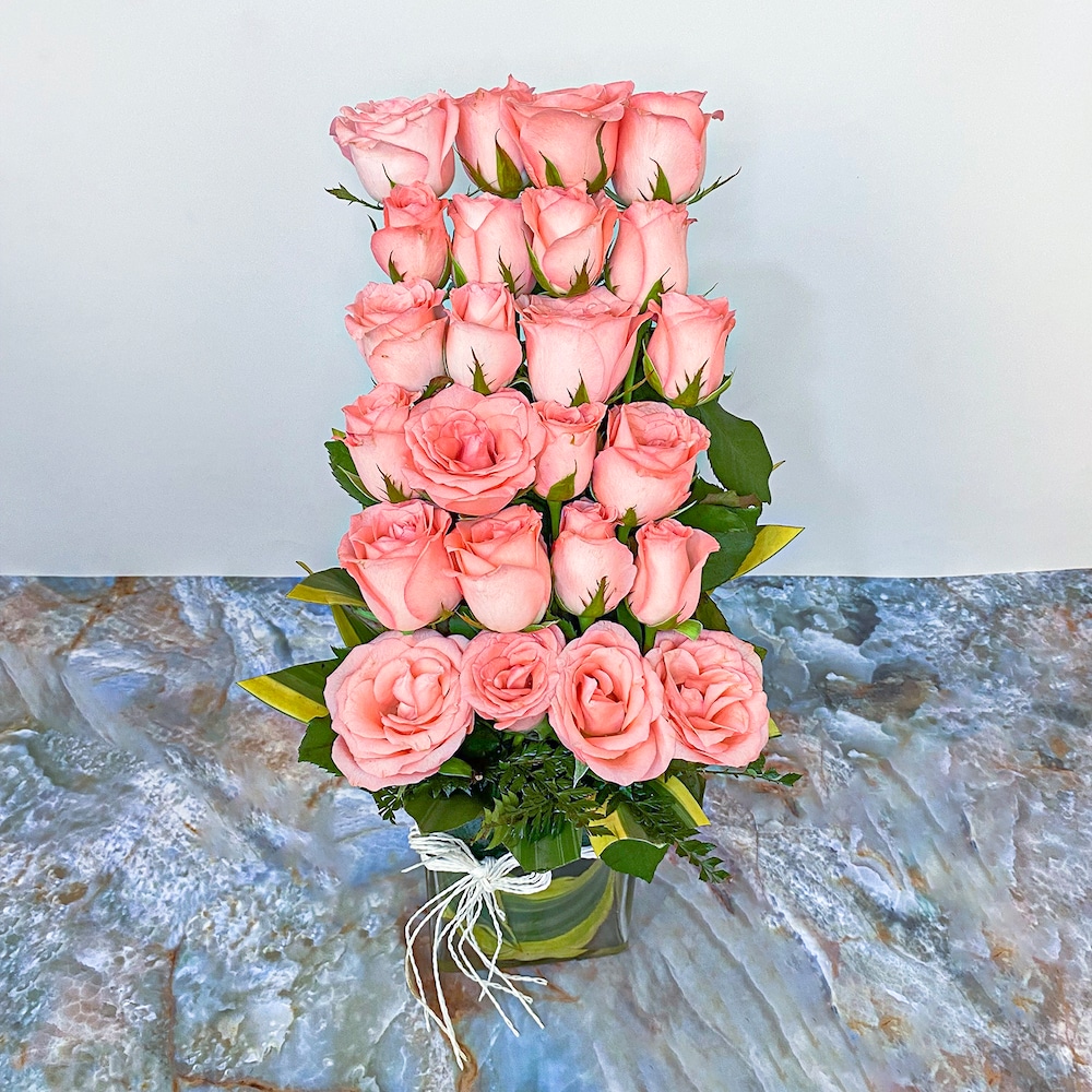 Romantic Pink Roses Glass Vase Arrangement | Cake2homes