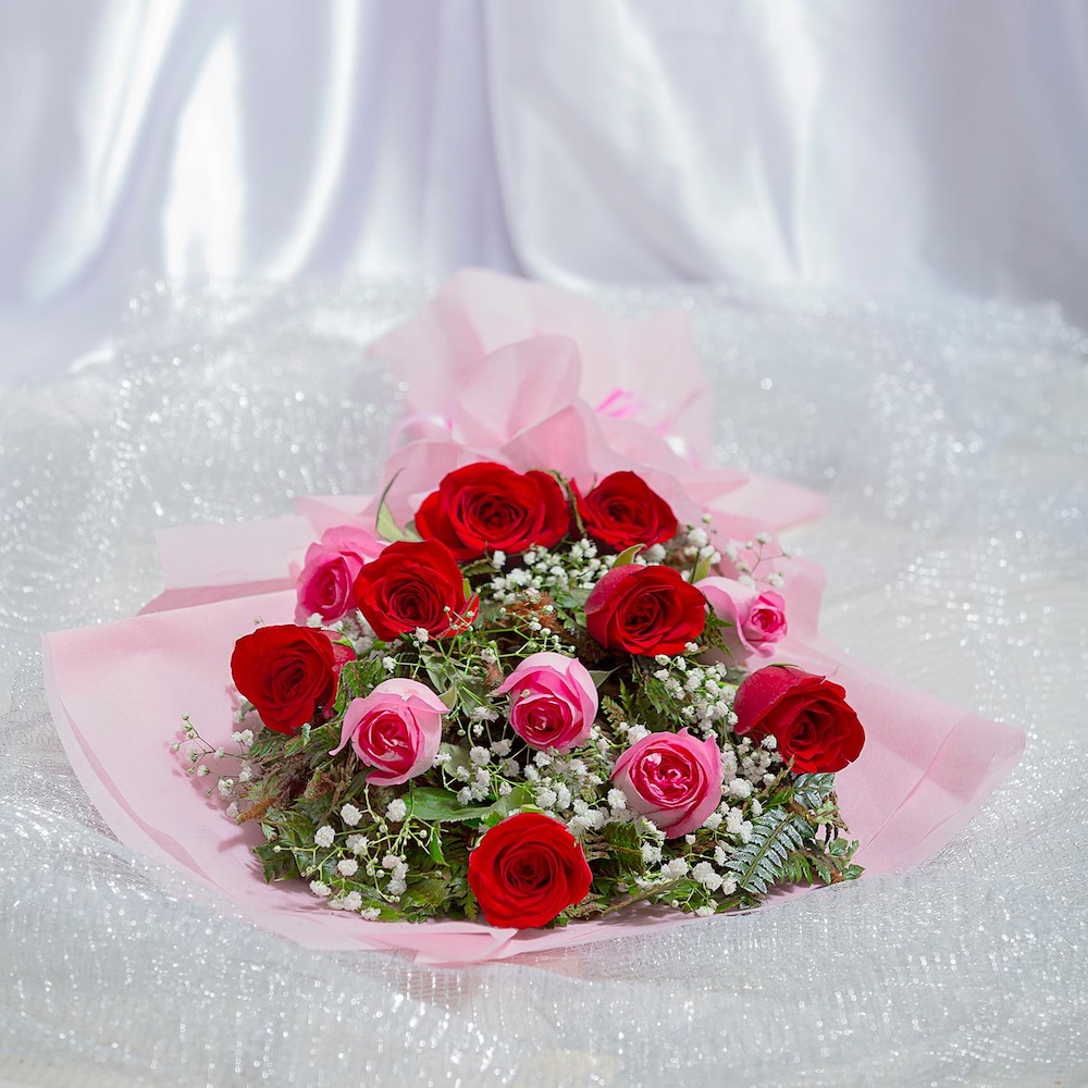 Luxe Love Roses Bouquet | Cake2homes