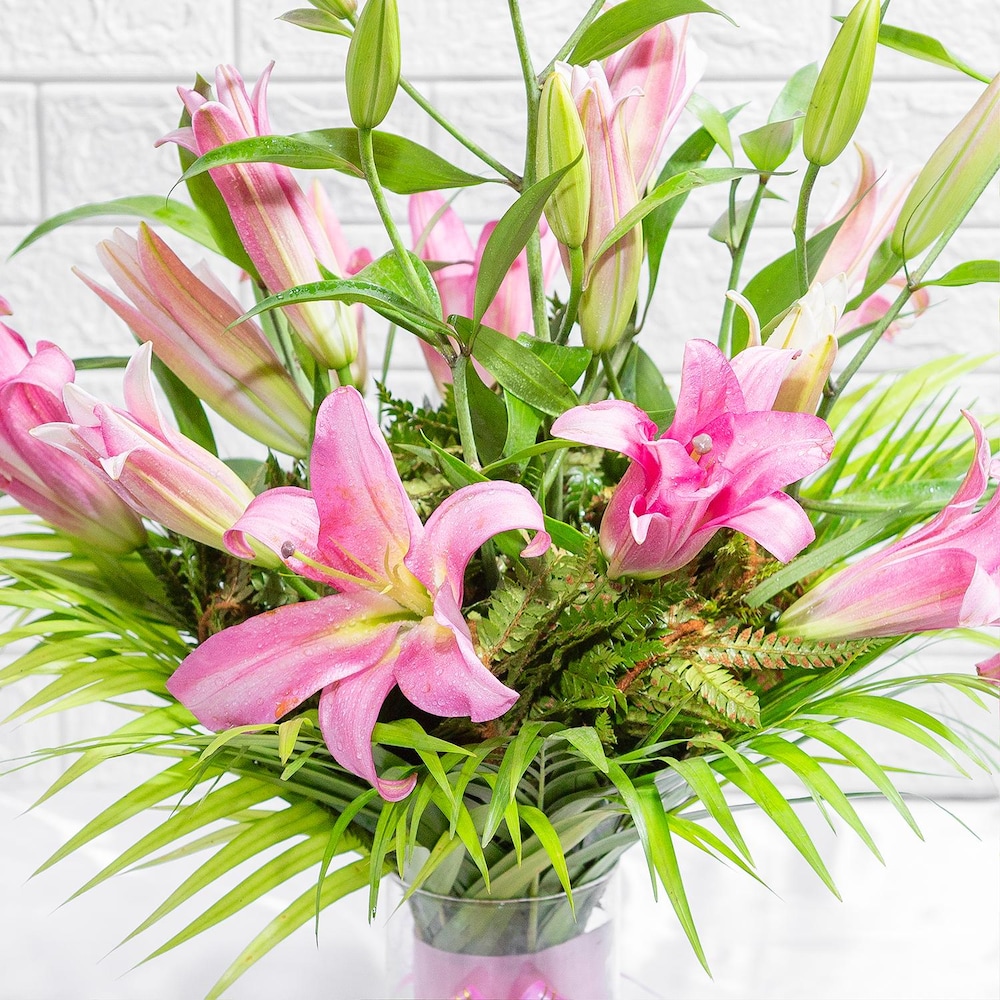 Magnetize Asiatic Pink Lily In Vase | Cake2homes