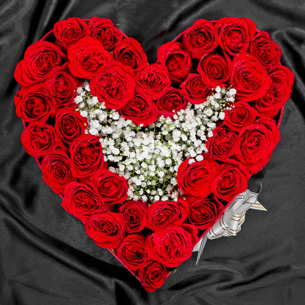 Colossal Red Roses Heart Arrangement | Cake2homes