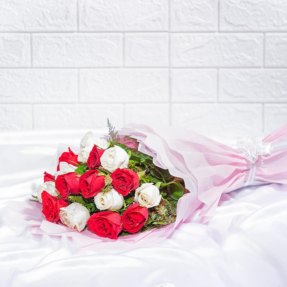 Ravishing Mix Roses Bouquet | Cake2homes