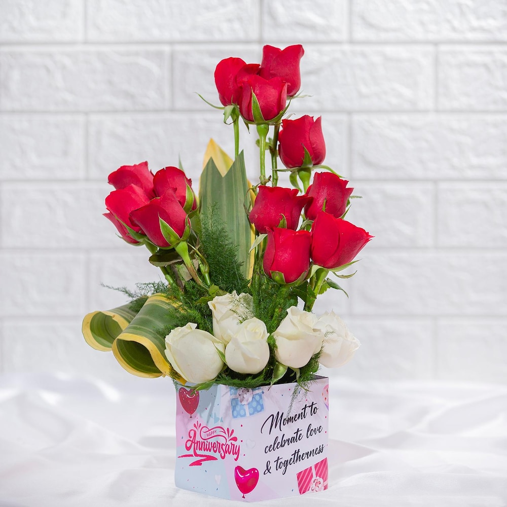 Heartfelt Roses Wishes Floral Arrangement | Cake2homes