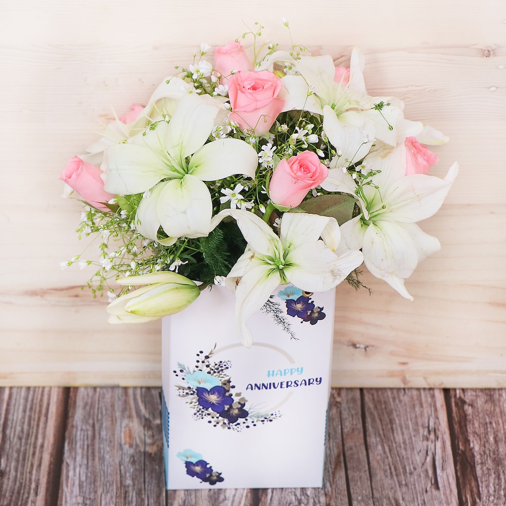 Ivory With Pink Love | Cake2homes