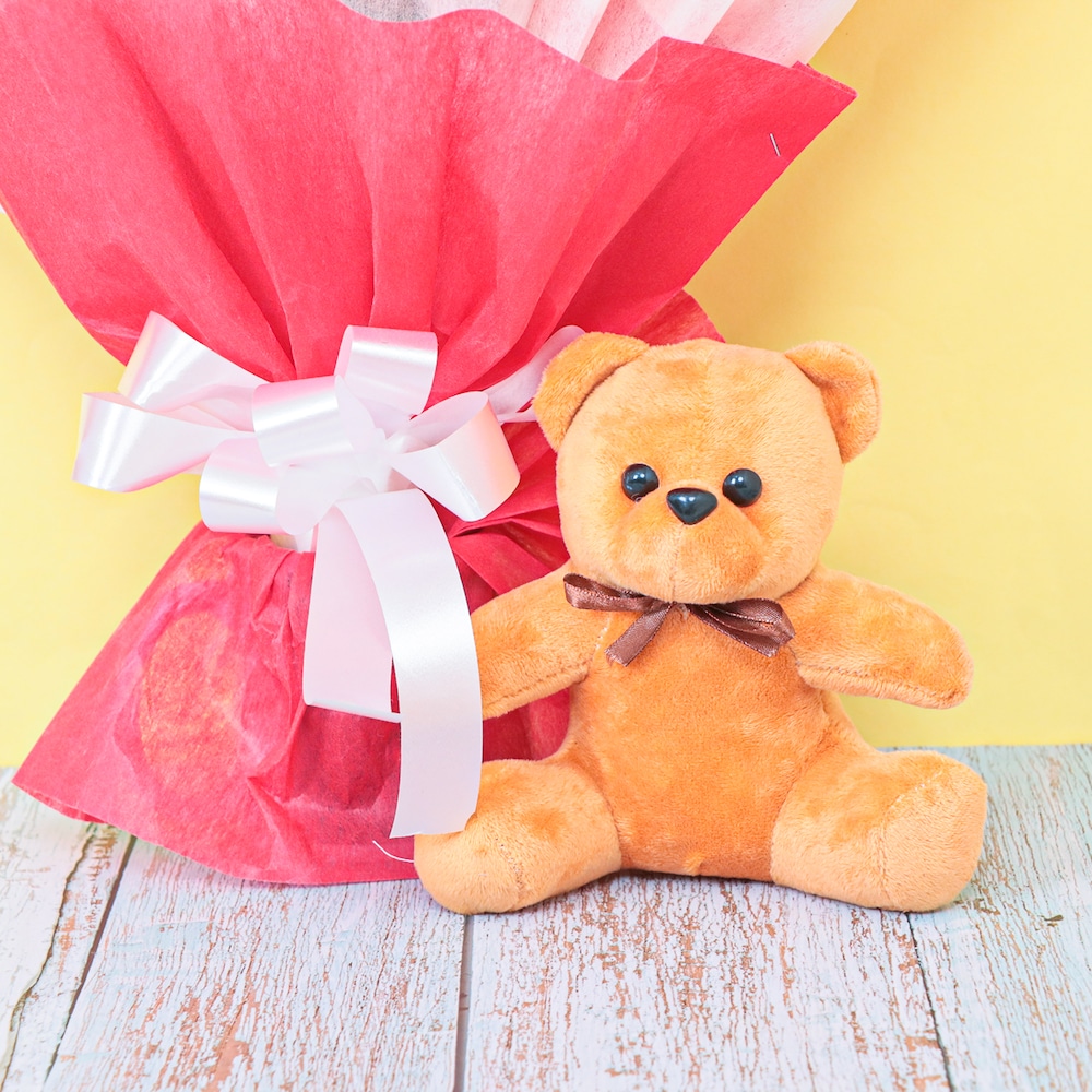 Red Admirable Rose Bouquet | Cake2homes