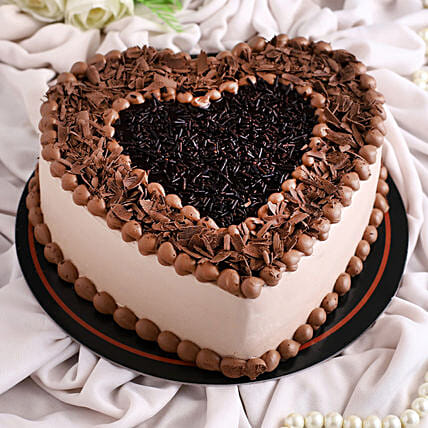 Delicious Heart Shaped Chocolate Cake Delicious Heart Shaped Chocolate Cake