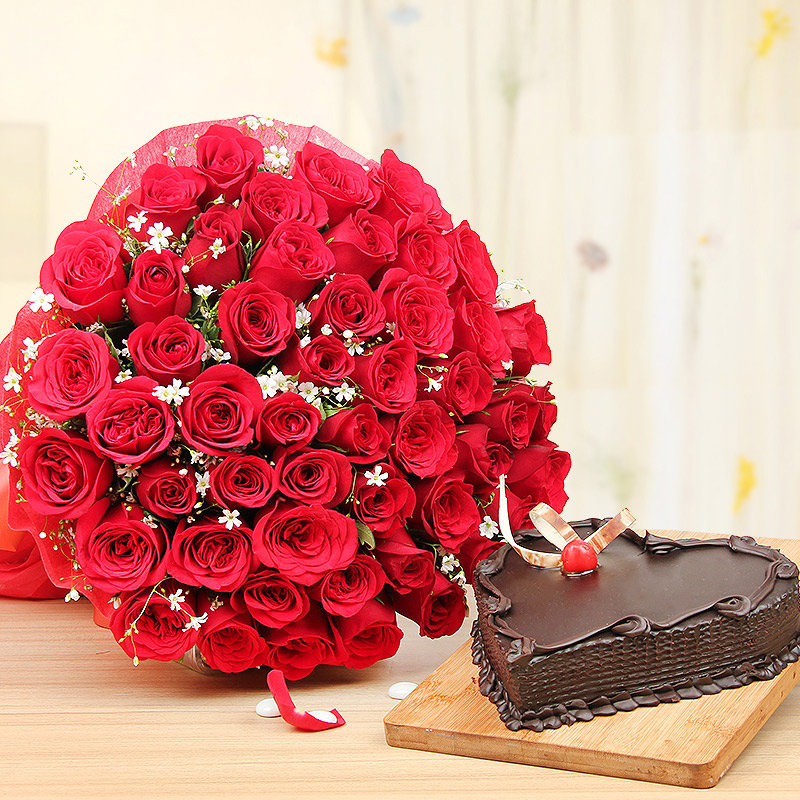 Chocolate Cake With Yellow Roses