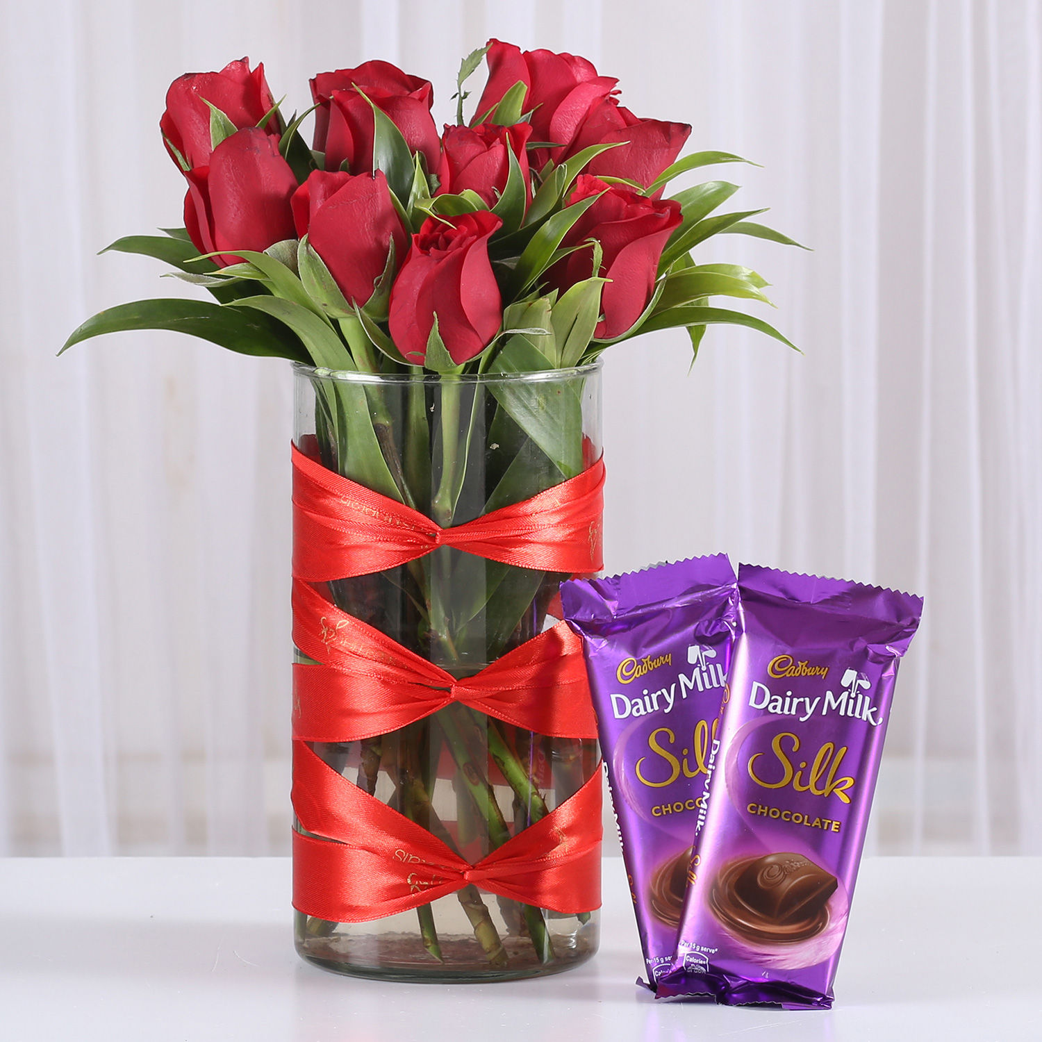 Red Roses Vase & Dairy Milk Silk Combo