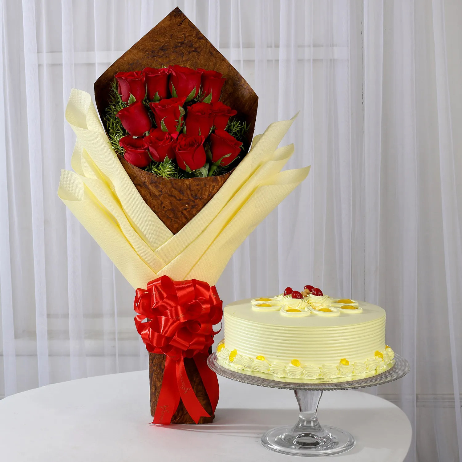 12 Red Roses Bouquet & Butterscotch Cake
