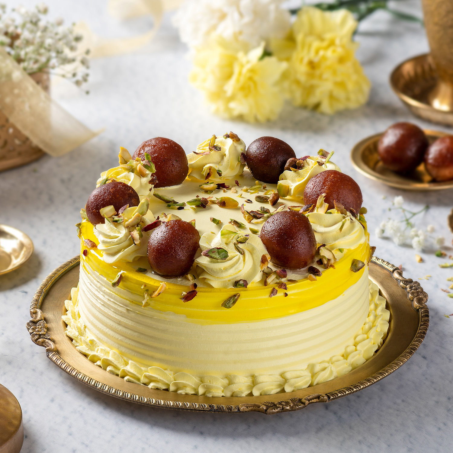 Vanilla Cake With Gulab Jamun