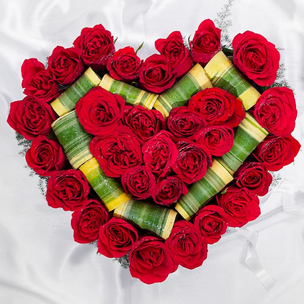 Charming Heart Red Rose Arrangement Charming Heart Red Rose Arrangement