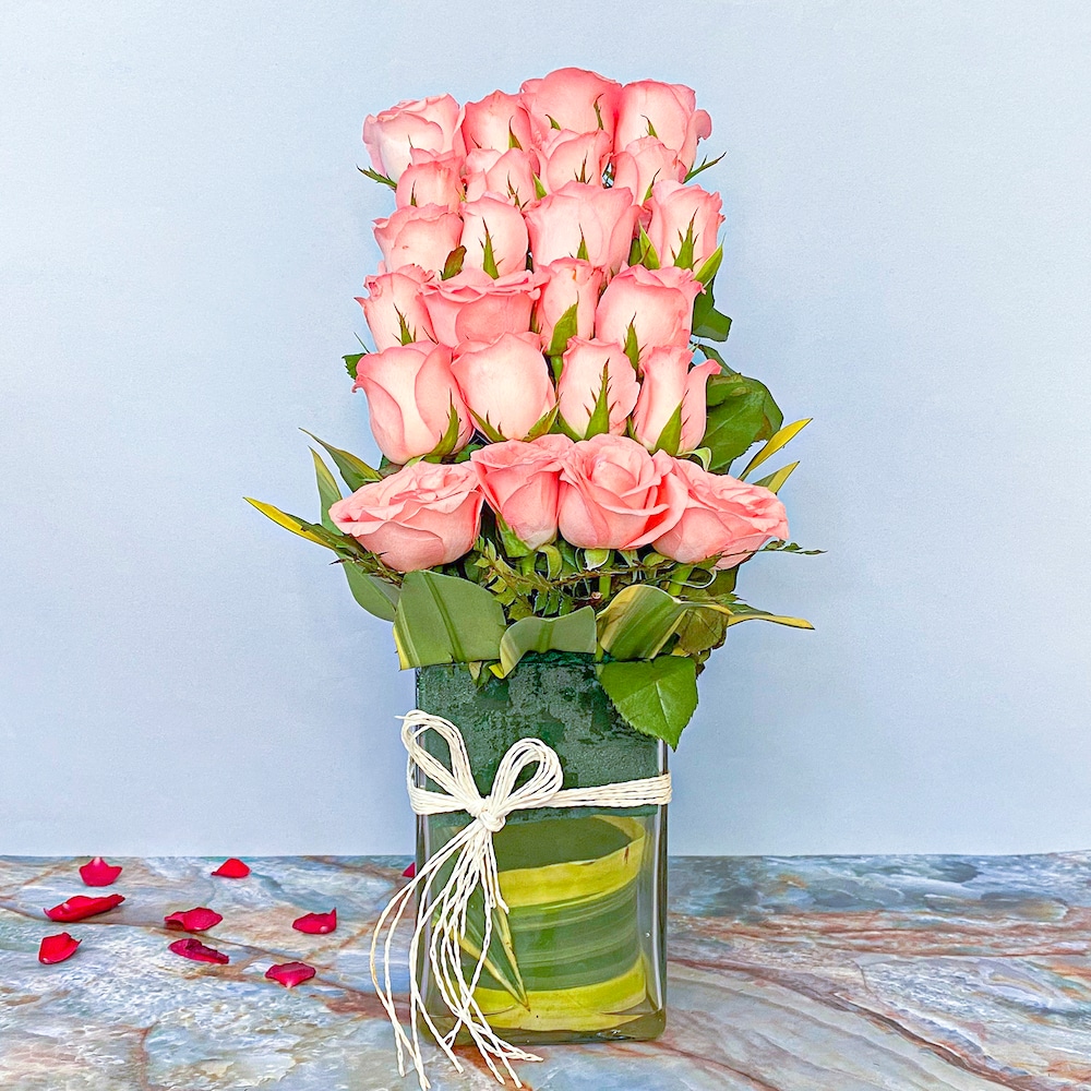 Romantic Pink Roses Glass Vase Arrangement