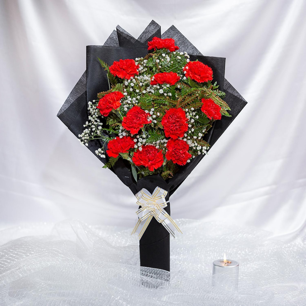 Love Omen 11 Carnations Bouquet