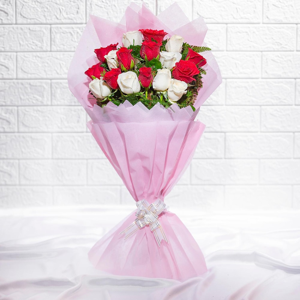 Ravishing Mix Roses Bouquet Ravishing Mix Roses Bouquet